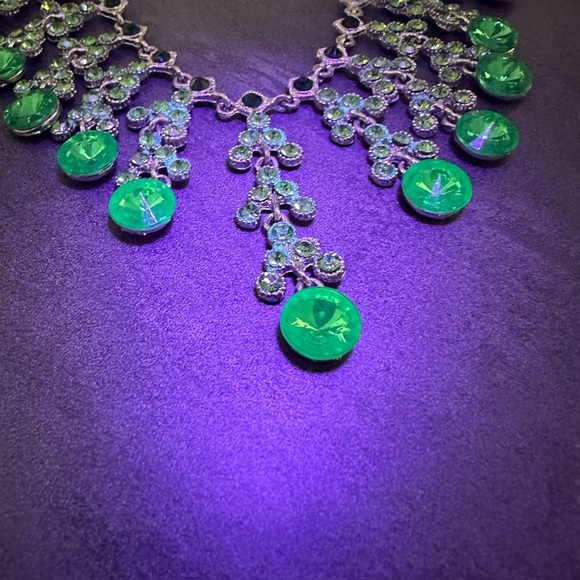Vintage Uranium Green Glass Rhinestone Statement Necklace - Picture 4 of 9